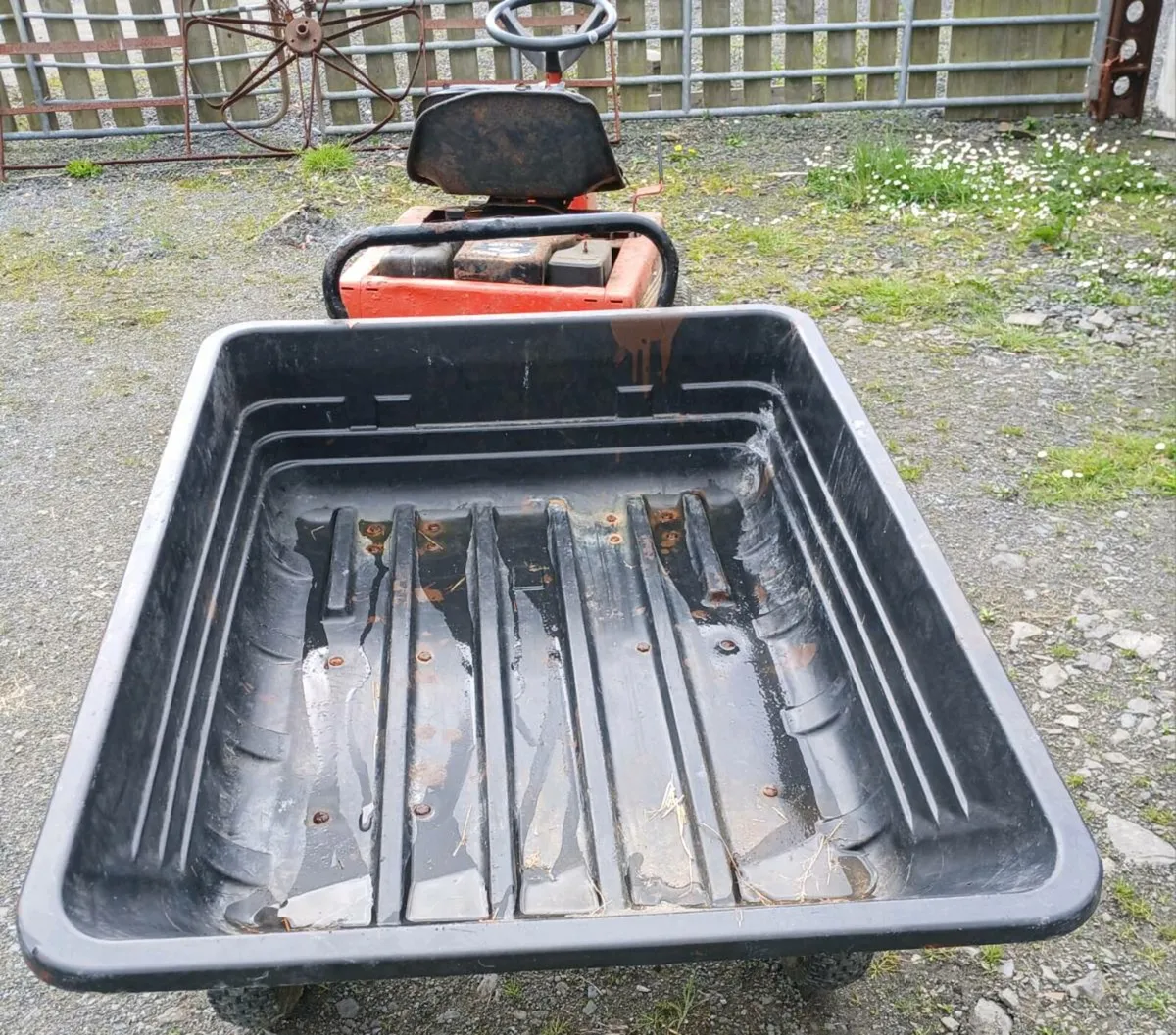 Garden tractor - Image 1