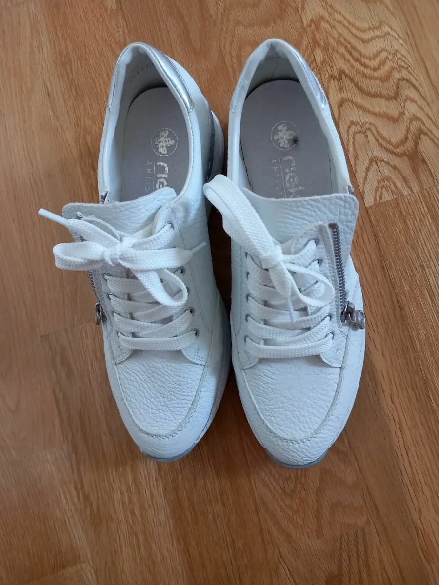 Trainer shoe - Image 1