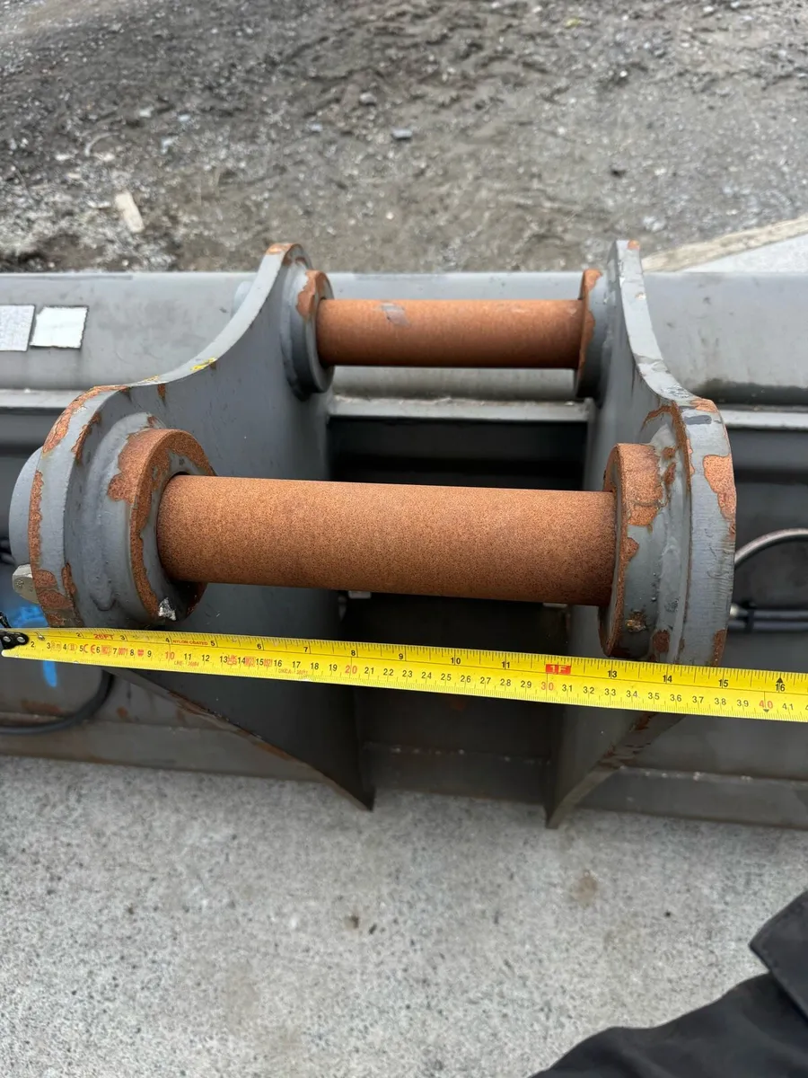 2.3m Lamy 4in1 grading bucket - Image 3