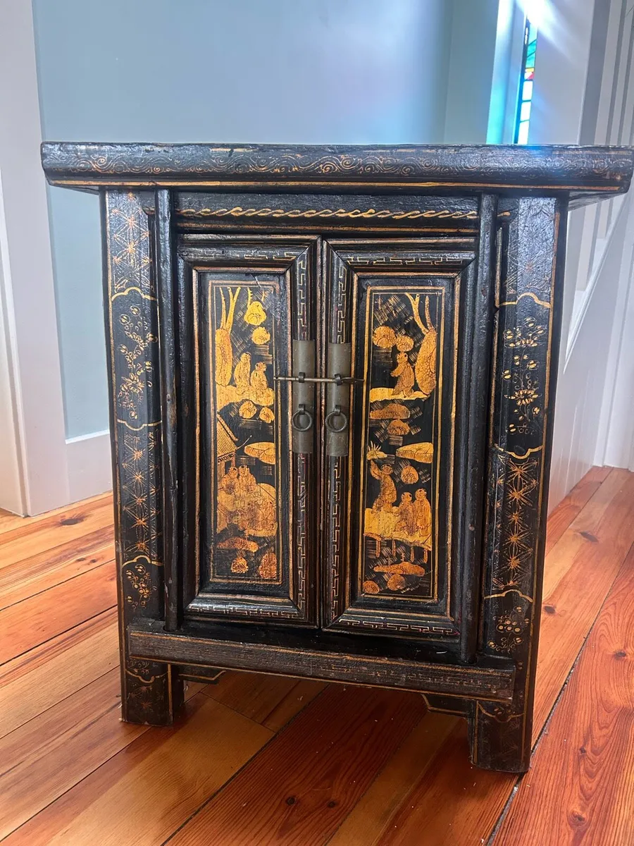 Chinese cabinet - Image 1
