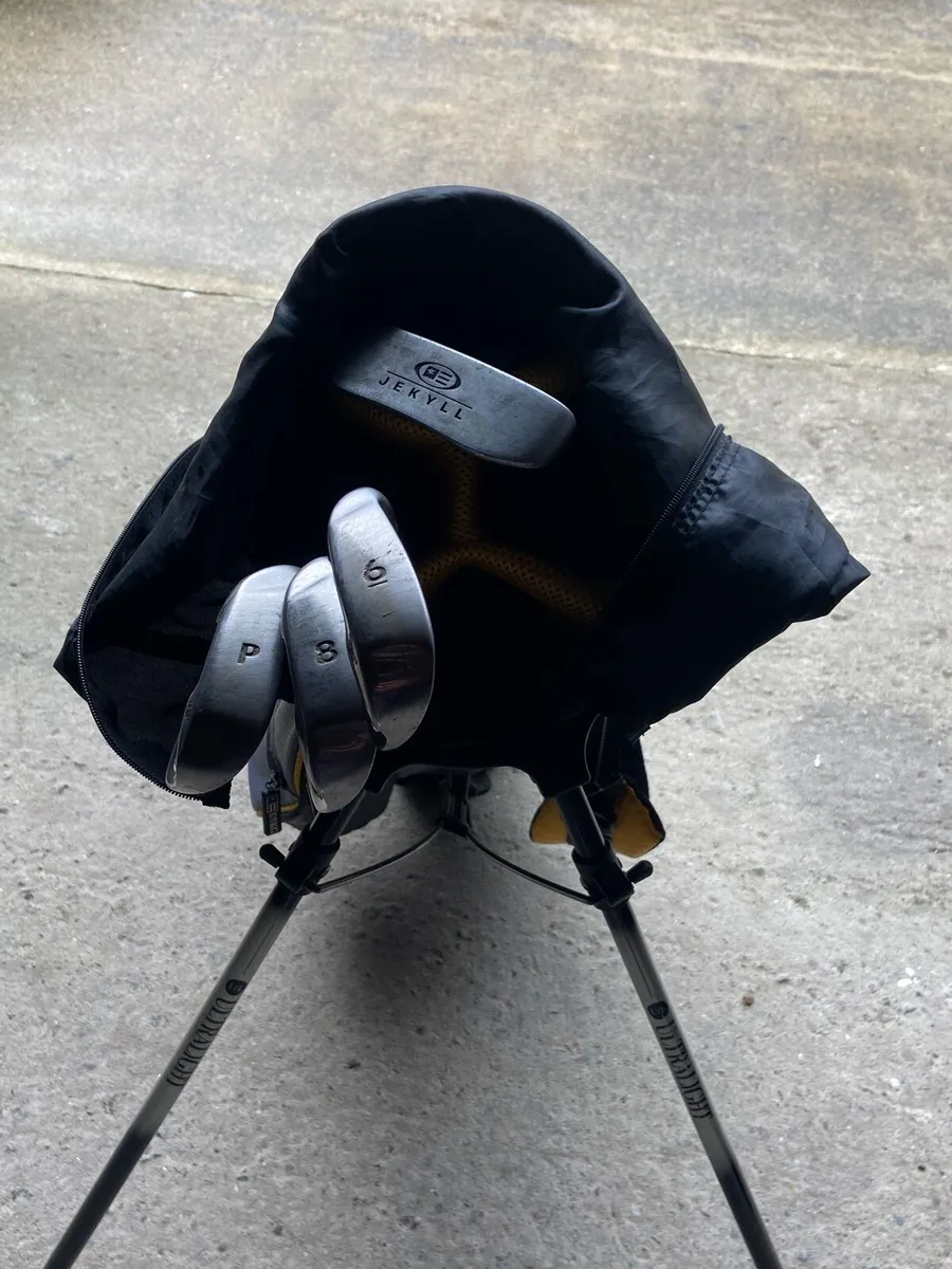 Left handed golf clubs and golf bag - Image 2