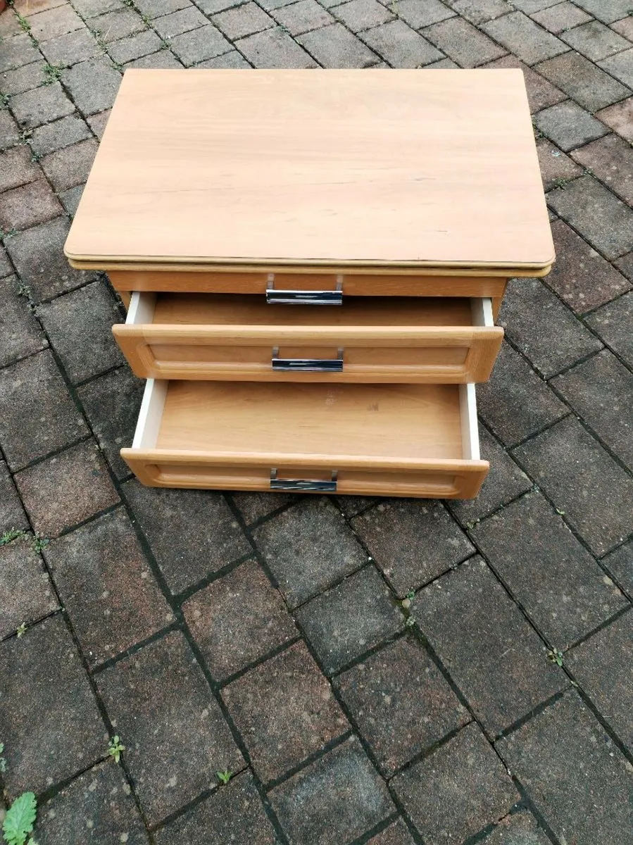 Caravan table unit - Image 1