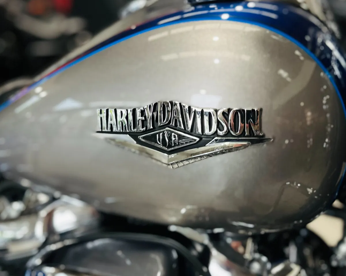 HARLEY-DAVIDSON ROAD KING CLASSIC - Image 3