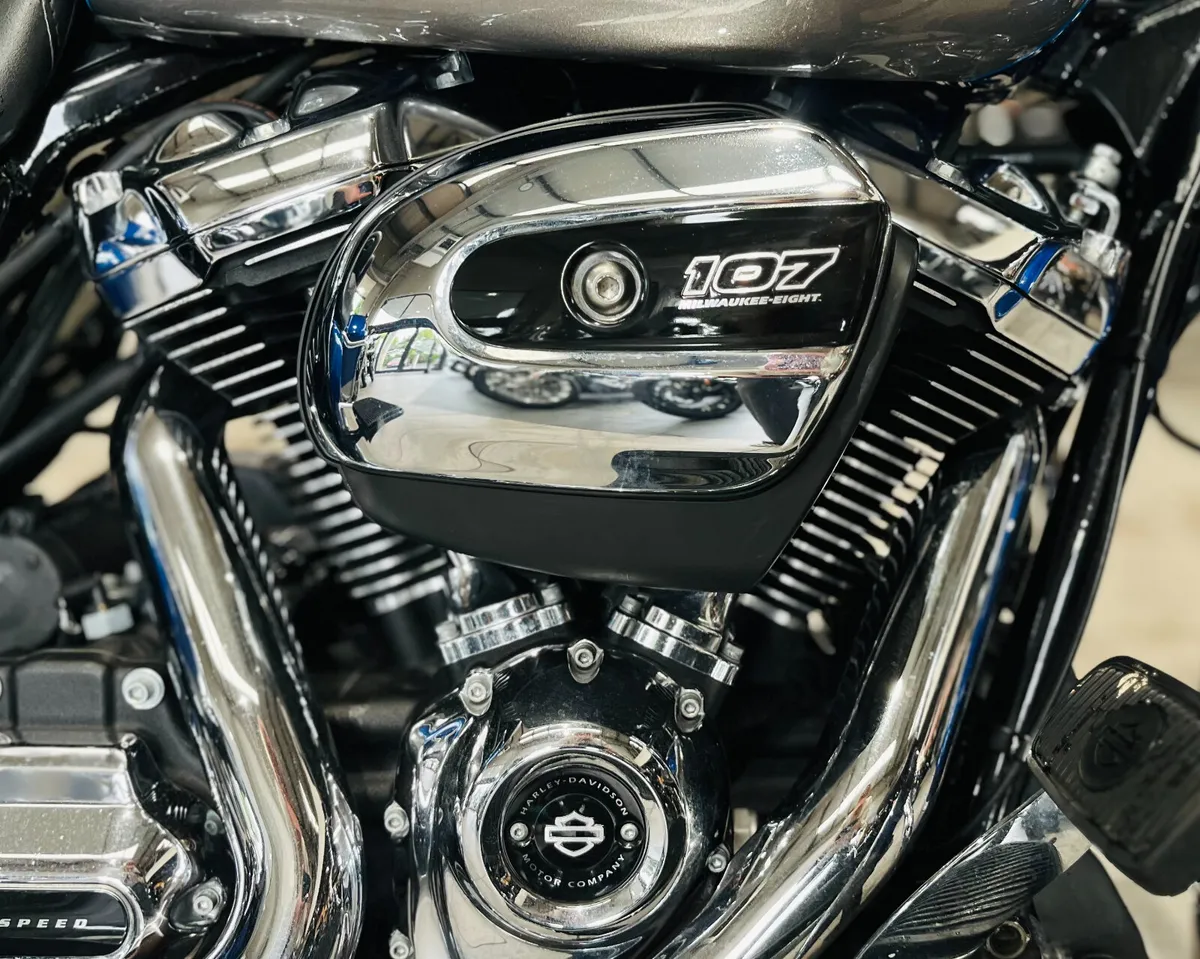 HARLEY-DAVIDSON ROAD KING CLASSIC - Image 4