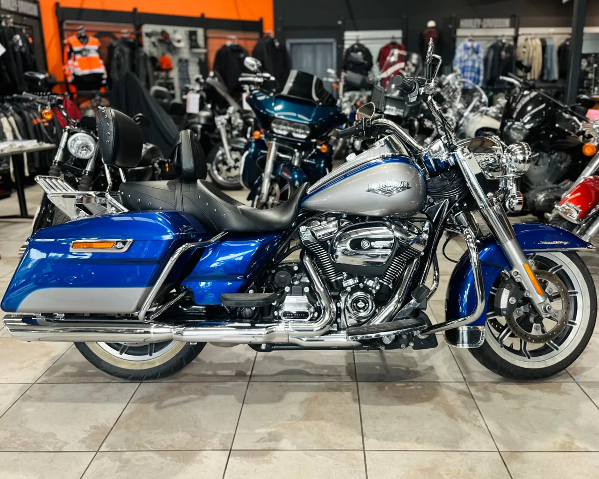 HARLEY-DAVIDSON ROAD KING CLASSIC - Image 1