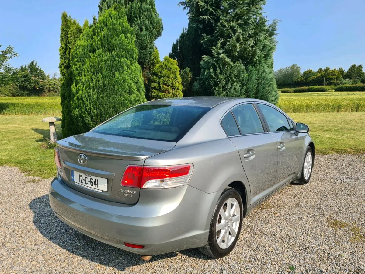 Very Low Mileage Toyota Avensis 2.0D4d - Image 3