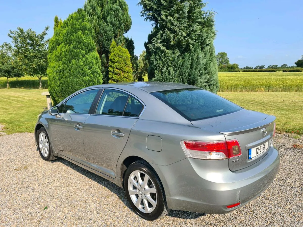 Very Low Mileage Toyota Avensis 2.0D4d - Image 4