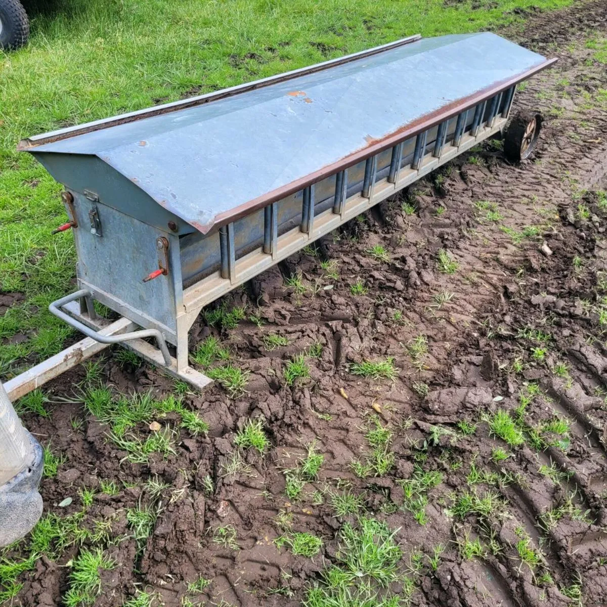 LAMB CREEP FEEDER - Image 1