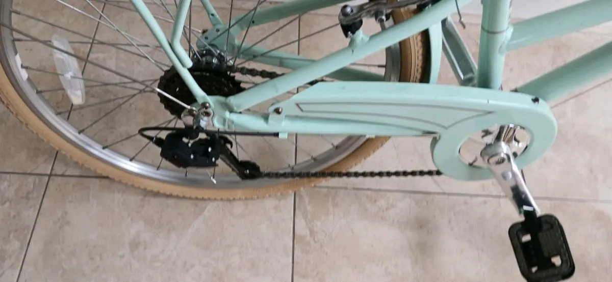 Girls bike - Image 2