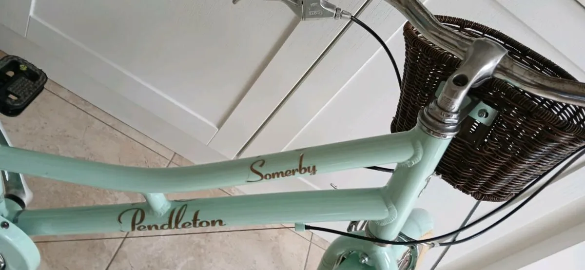 Girls bike - Image 3