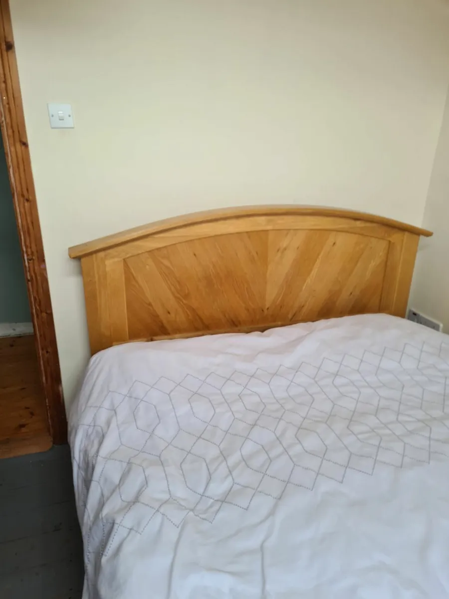 Bed - Image 1