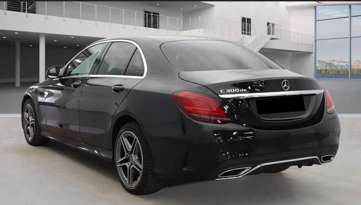 MERCEDES-BENZ C CLASS 300DE AMG LINE EDITION - Image 3