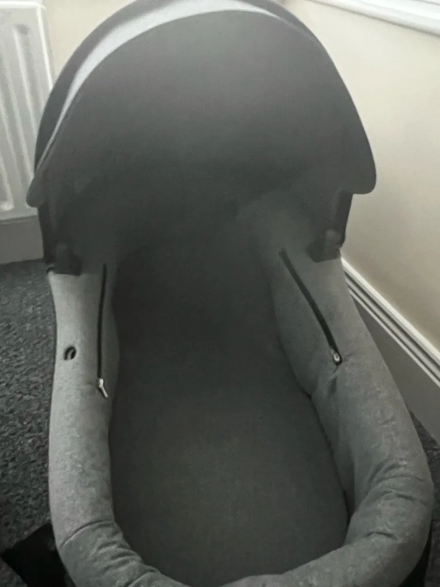 Stokke cot travel system - Image 2