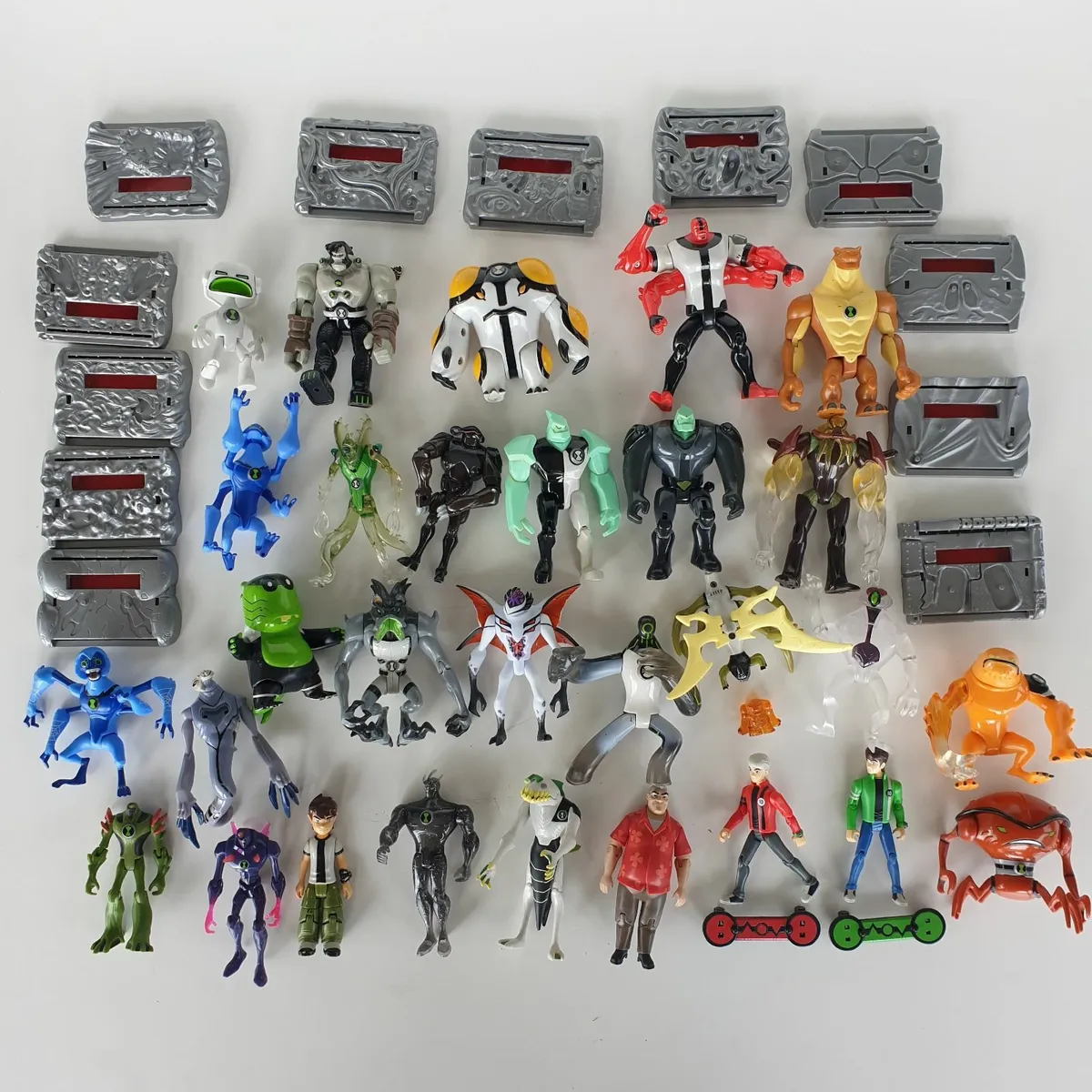 Ben 10 alien force figure bundle - Image 1