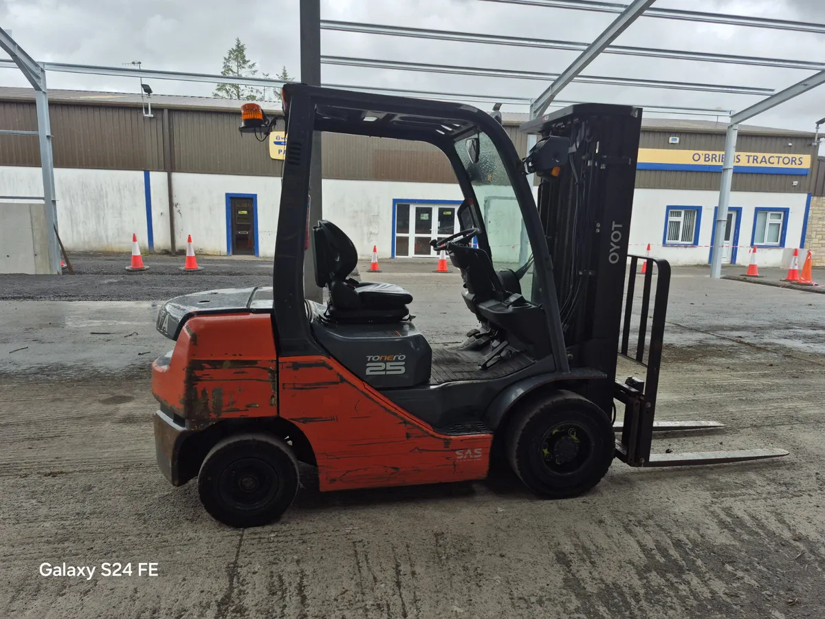 Toyota forklift - Image 4