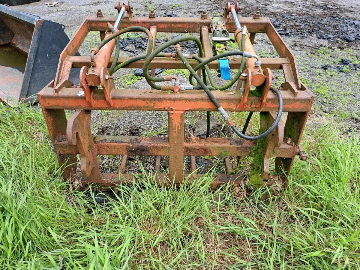 Tine grab - Image 1