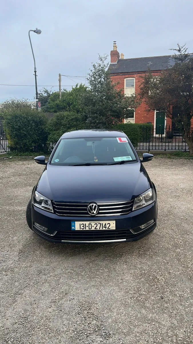 Volkswagen Passat 2013 - Image 3