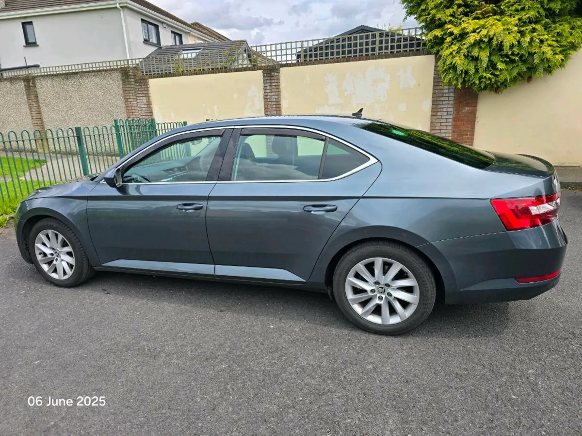 Skoda Superb 2018 - Image 4