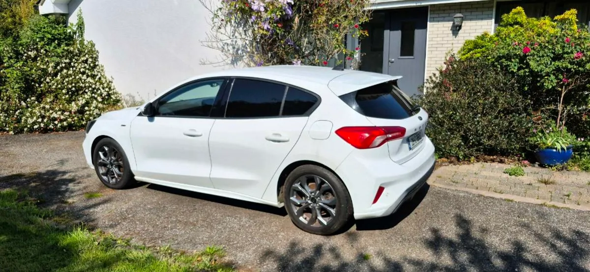 Ford Focus ST Line - Van - Image 4