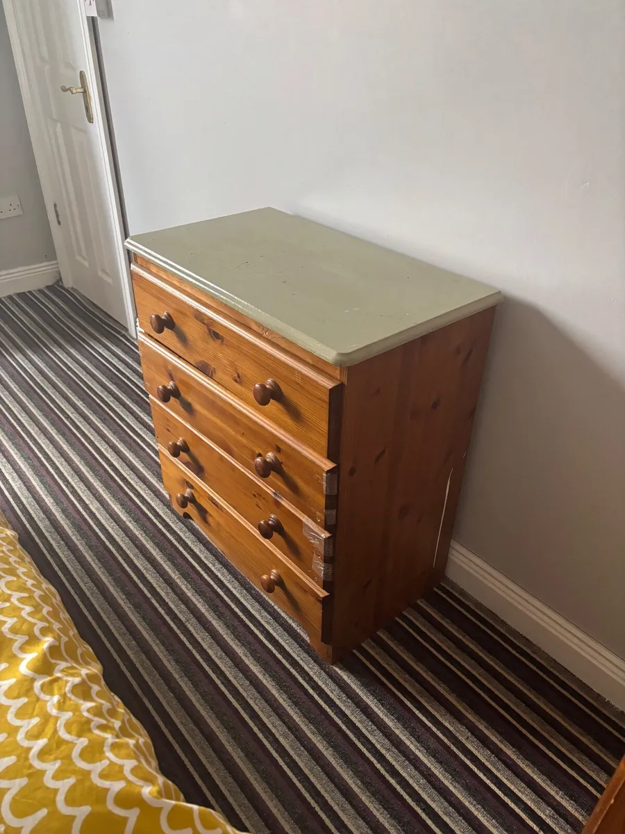 Wardrobe and chest of drawers - Image 2
