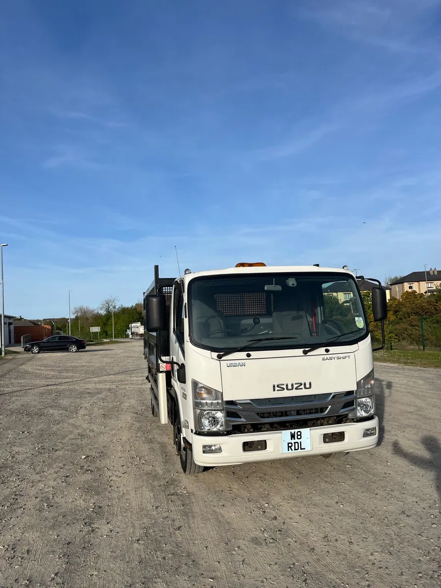 Isuzu 7.5 ton tipper LOW KMs - Image 4