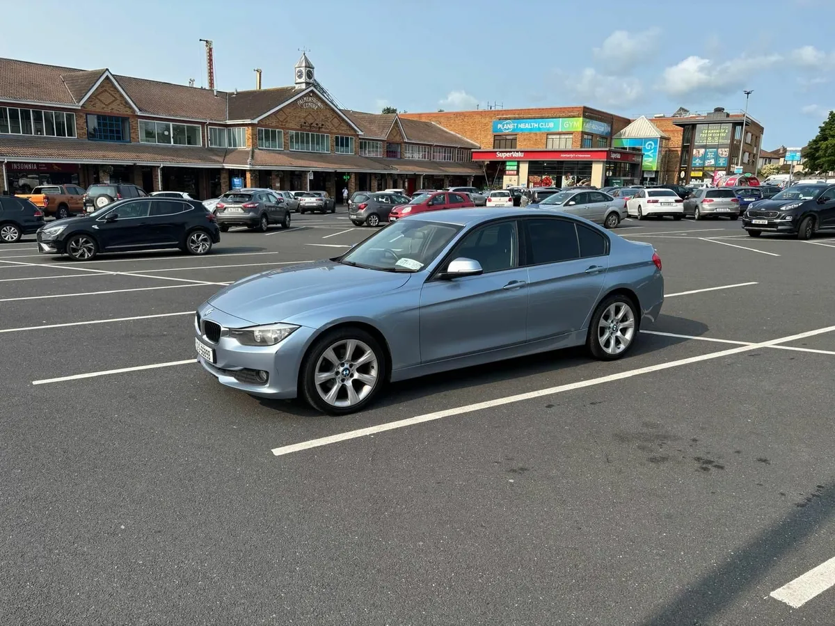 BMW 3-Series 2012 - Image 4