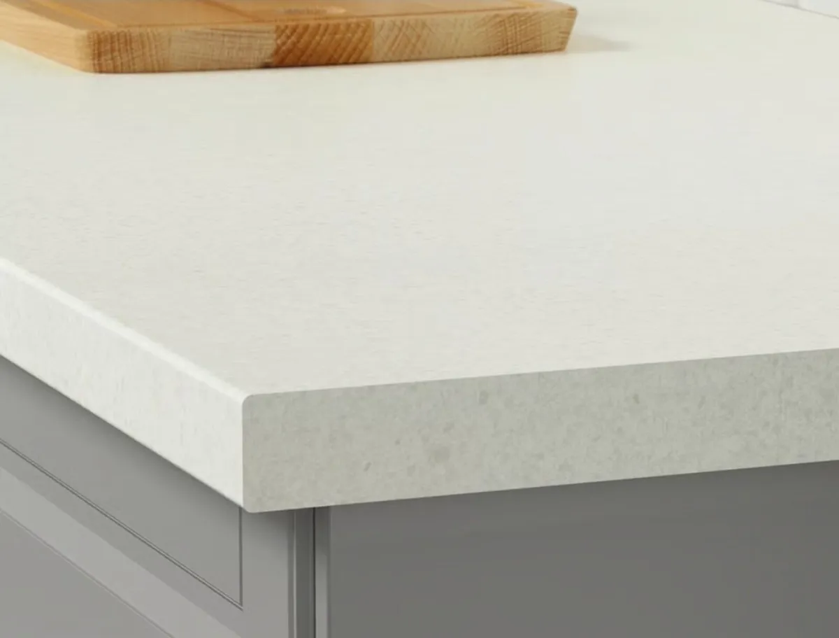 1860x635x39mm White Laminate Worktop - Image 4