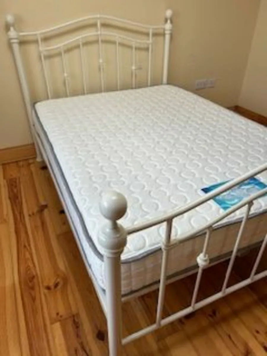 Metal frame Double bed for sale. - Image 3