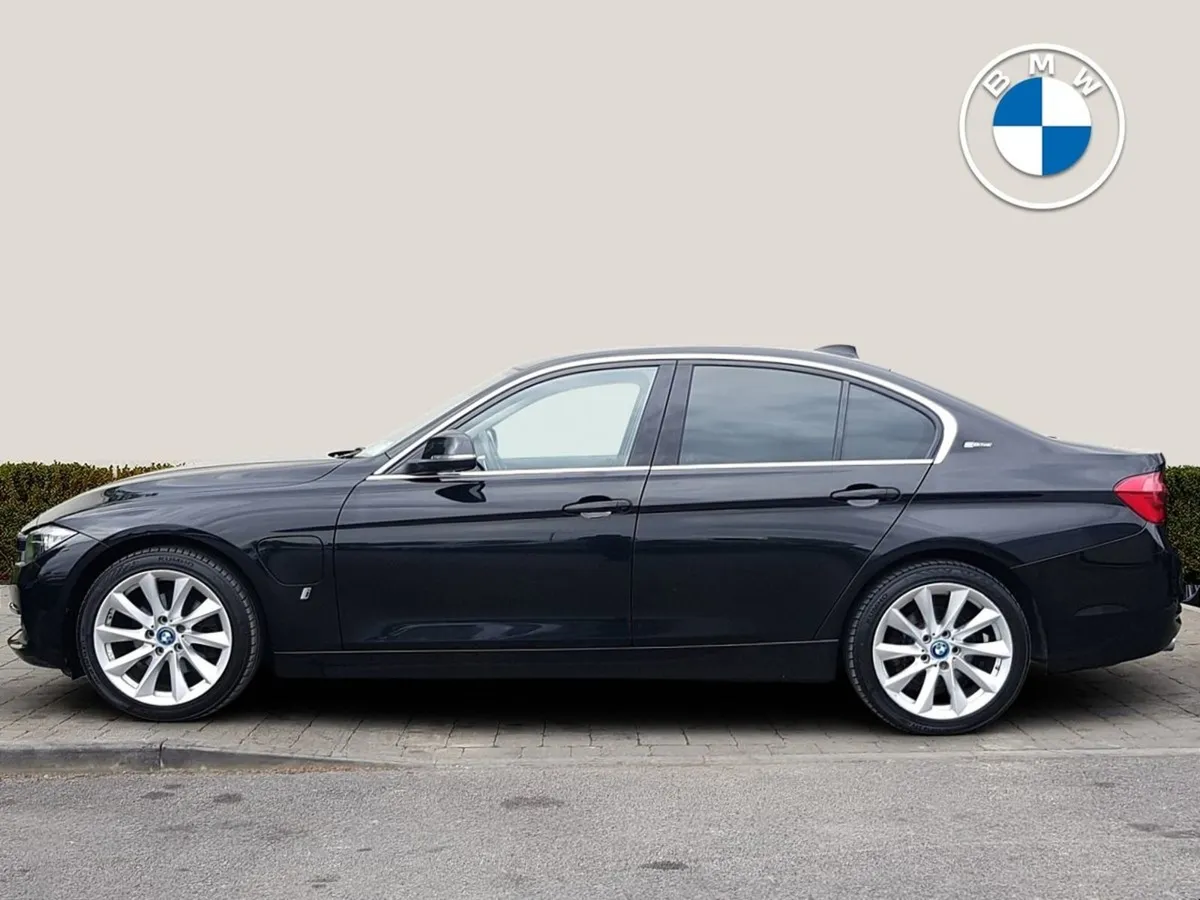 BMW 3 Series 330e Luxury - Image 3