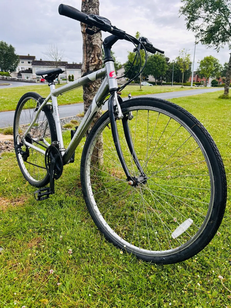 Saracen bicycle for sale. - Image 2