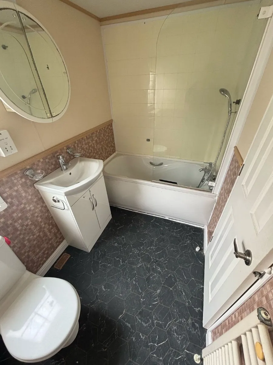 3 BED RESEDENTIAL SPEC LODGE 41X13 - Image 2
