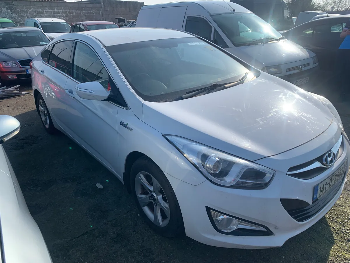 2014 HYUNDAI i40  DIESEL - Image 1