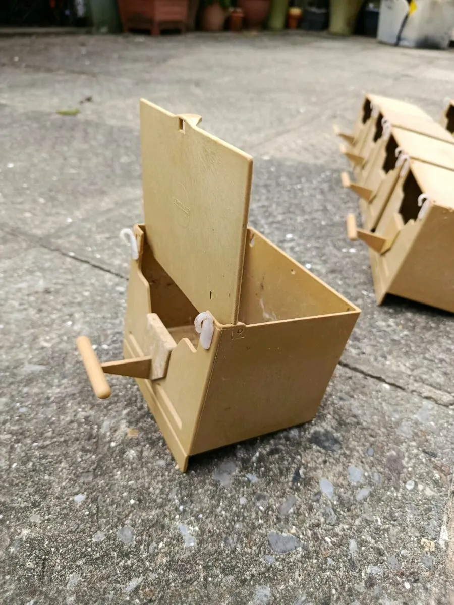 10 X plastic finch nest boxes, high quality - Image 4
