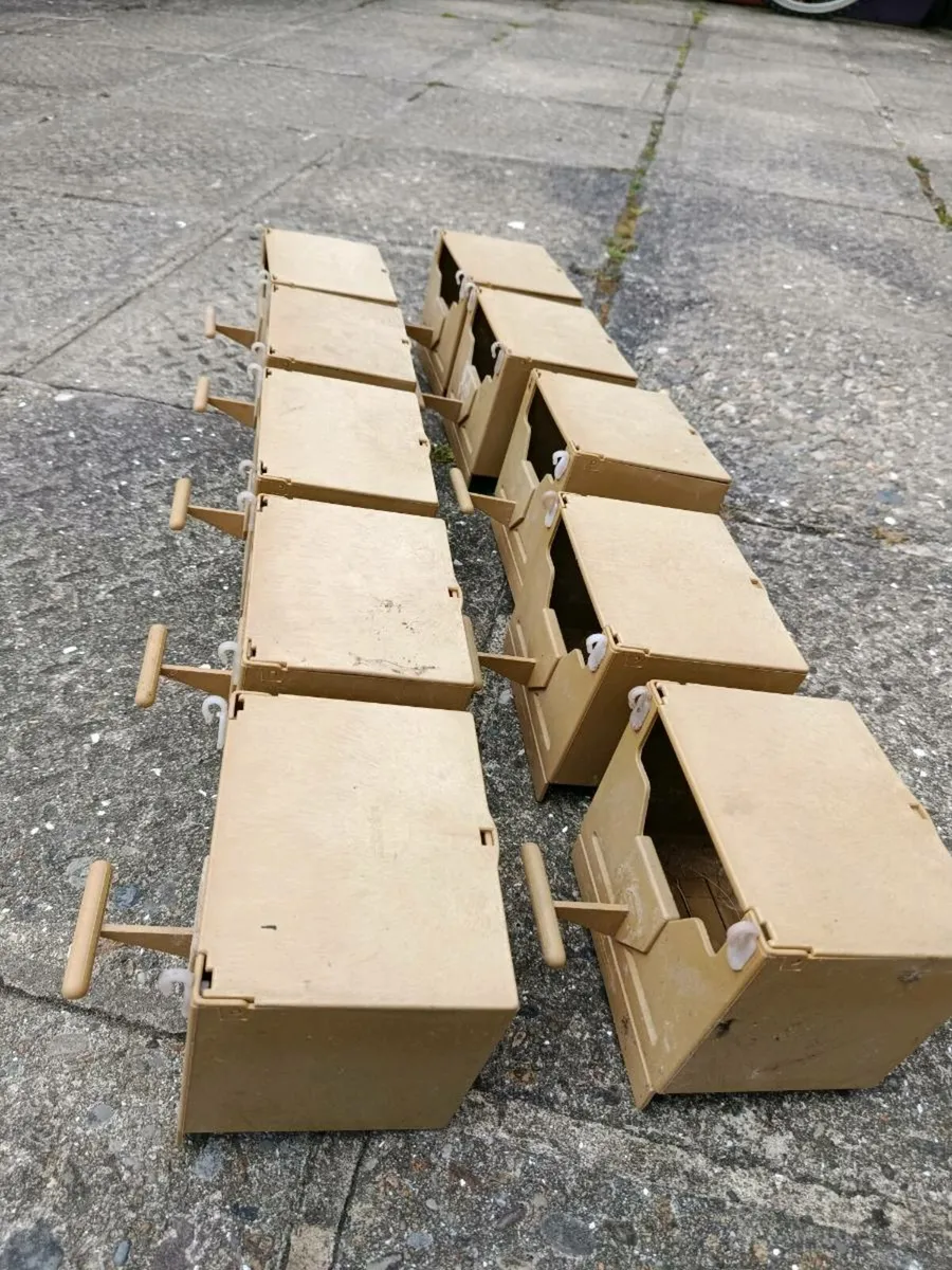 10 X plastic finch nest boxes, high quality - Image 3