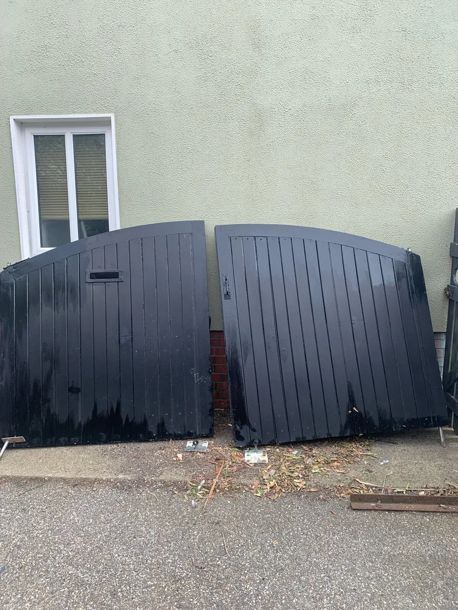 Pair of gates - Image 2