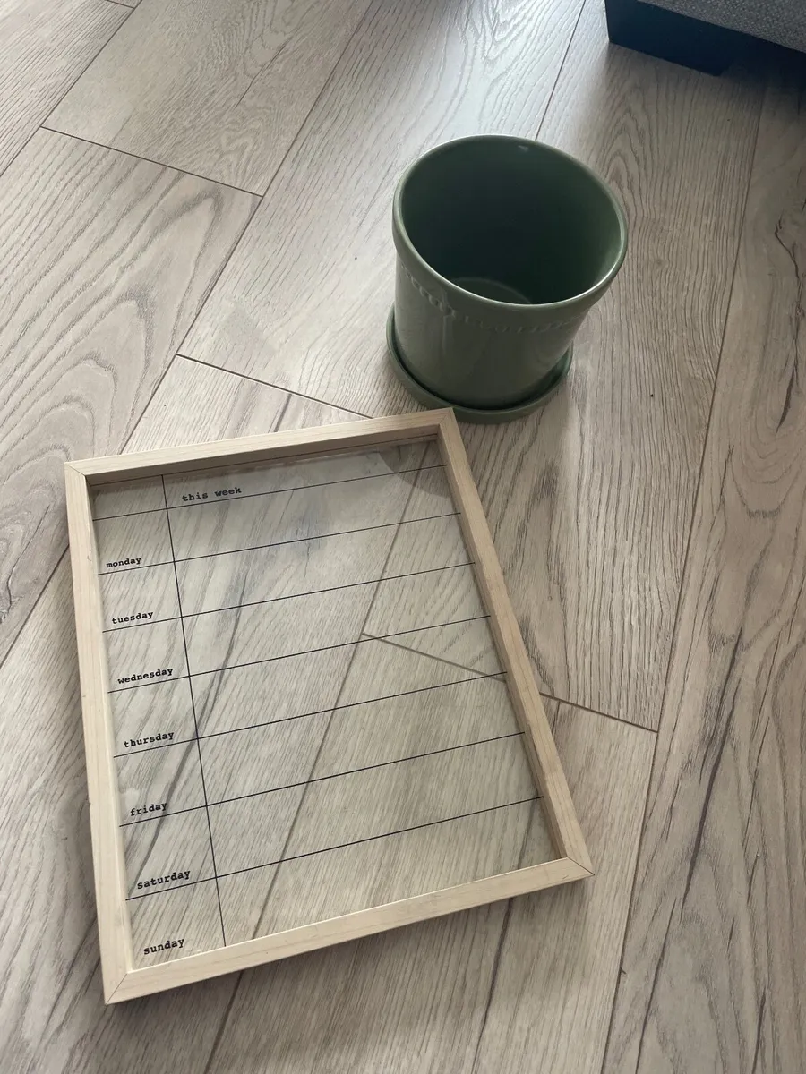 Pot and glass weekly organizer - Image 1