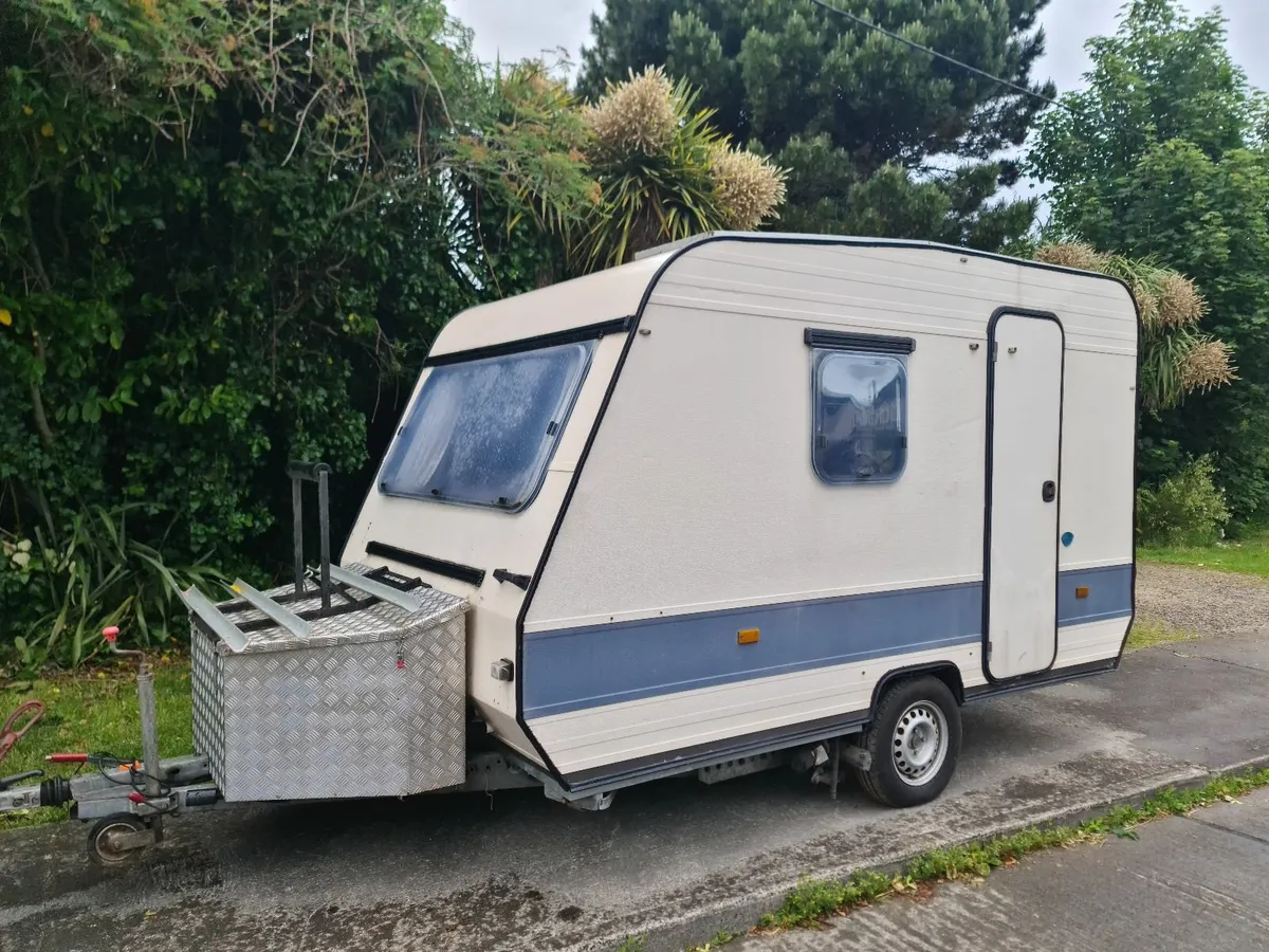 Retro caravan - Image 1