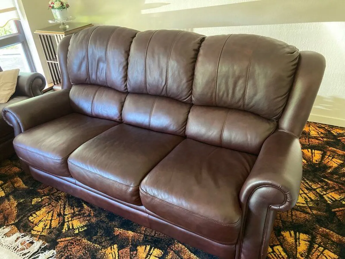 Leather couch - Image 2