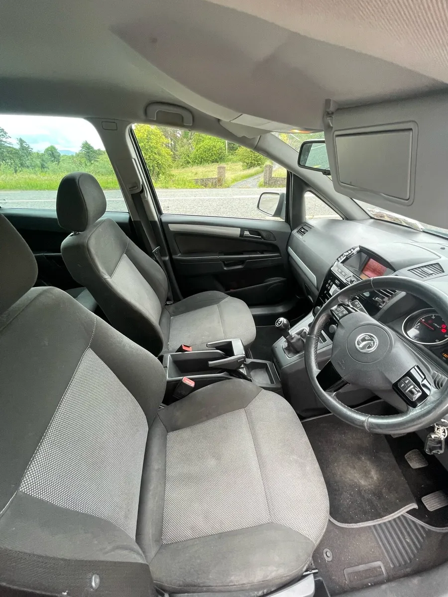 Vauxhall zafira diesel 2012, 1 year nct, - Image 4