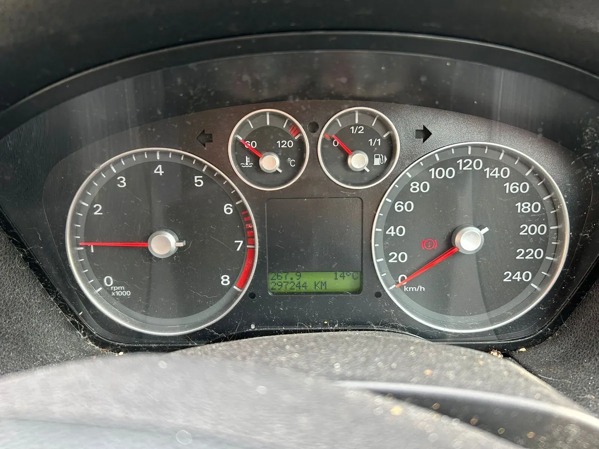Ford focus 07 1.6L petrol - Image 4