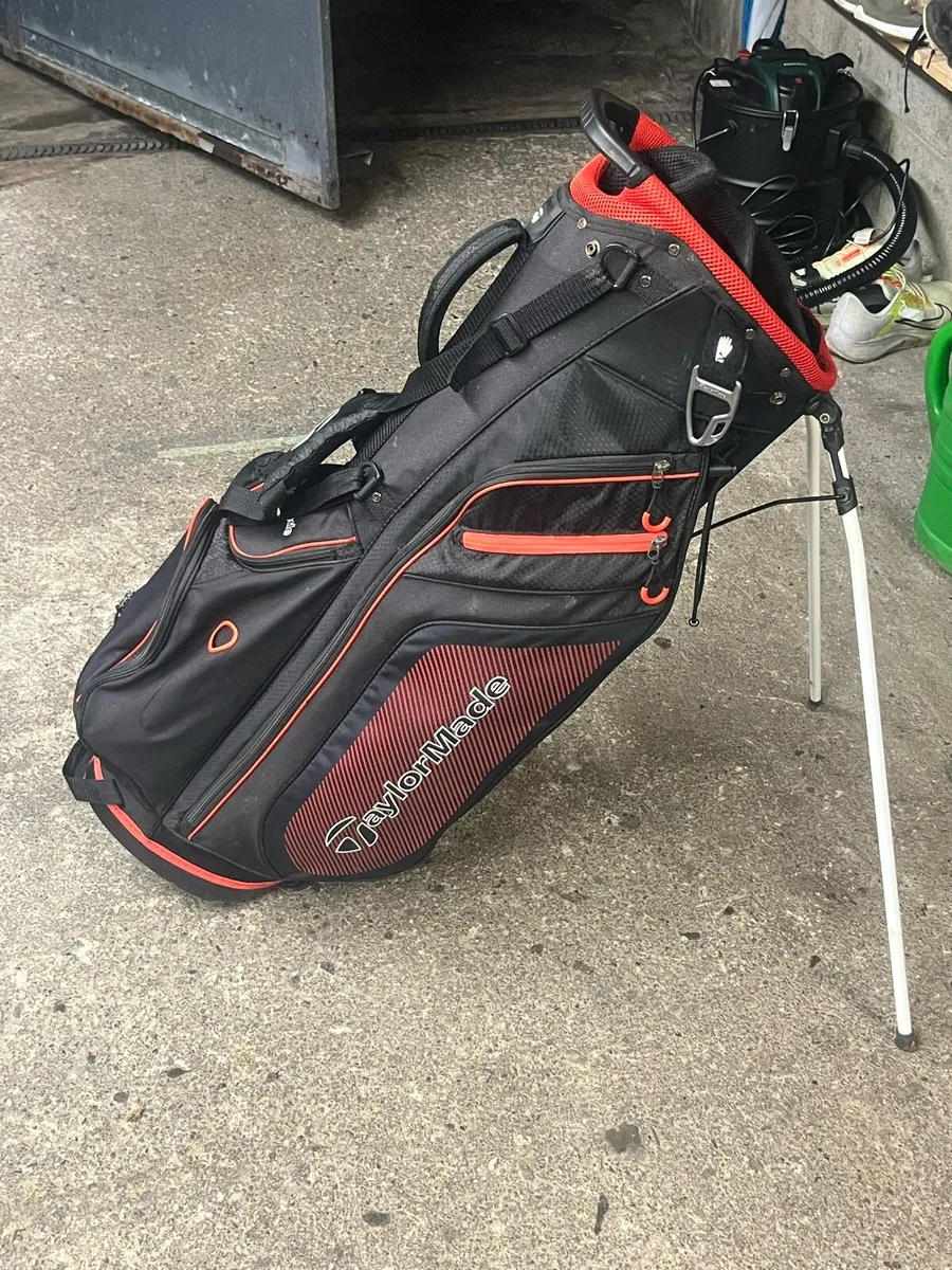 Taylormade golf bag - Image 1