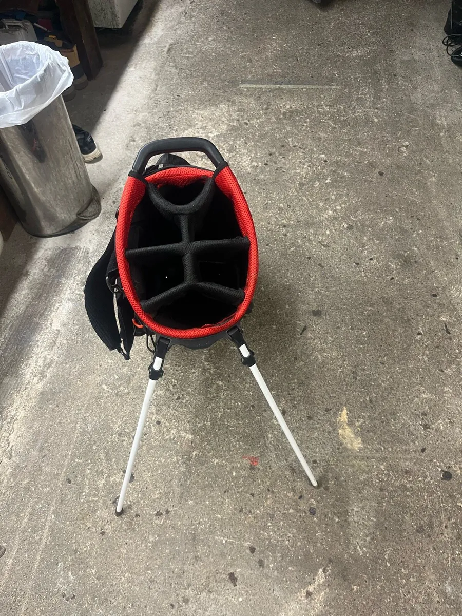 Taylormade golf bag - Image 3
