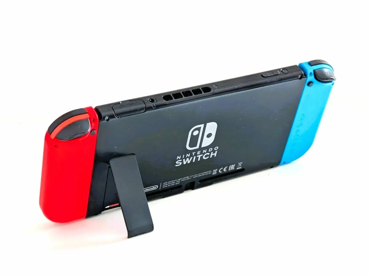 Nintendo Switch + Accessories - Image 4