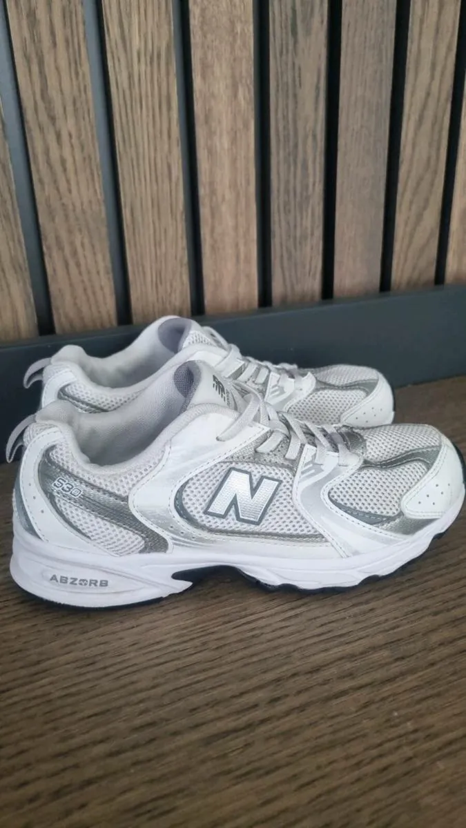 Uk 2.5 Childrens New Balance 530's - Image 1
