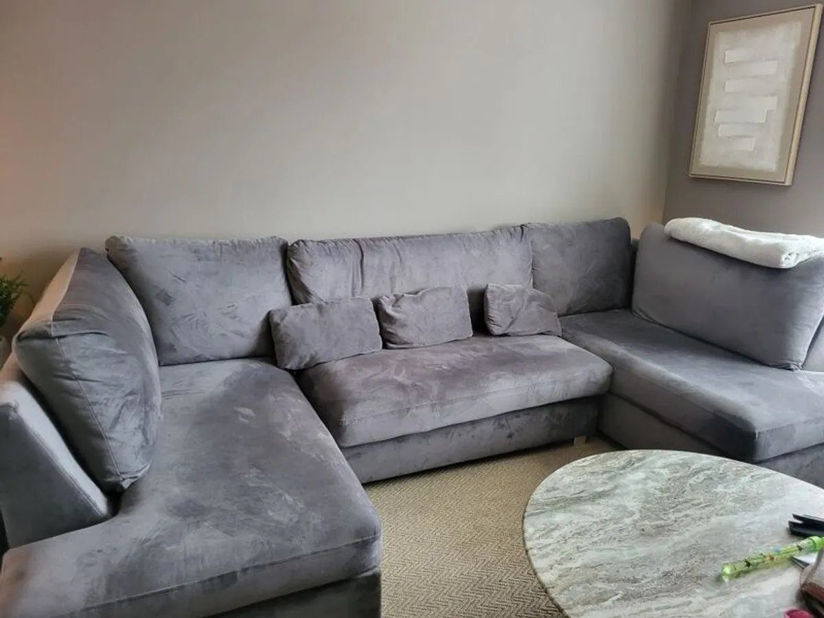 sofa - Image 1