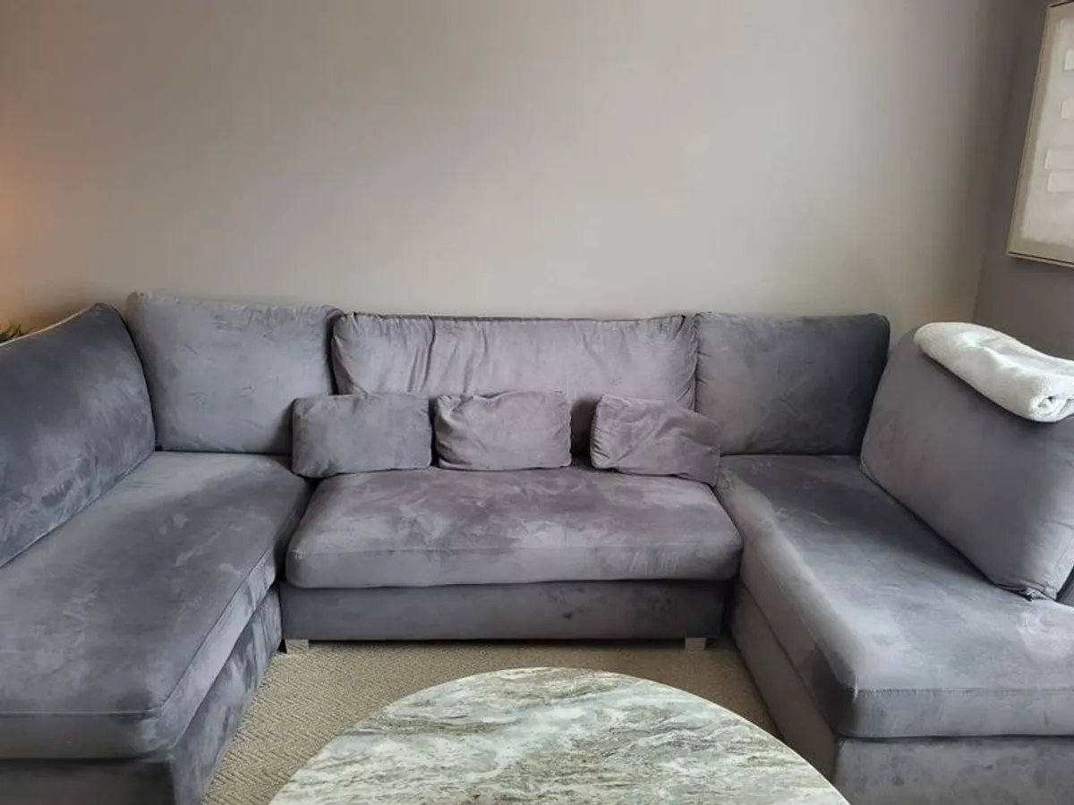 sofa - Image 4