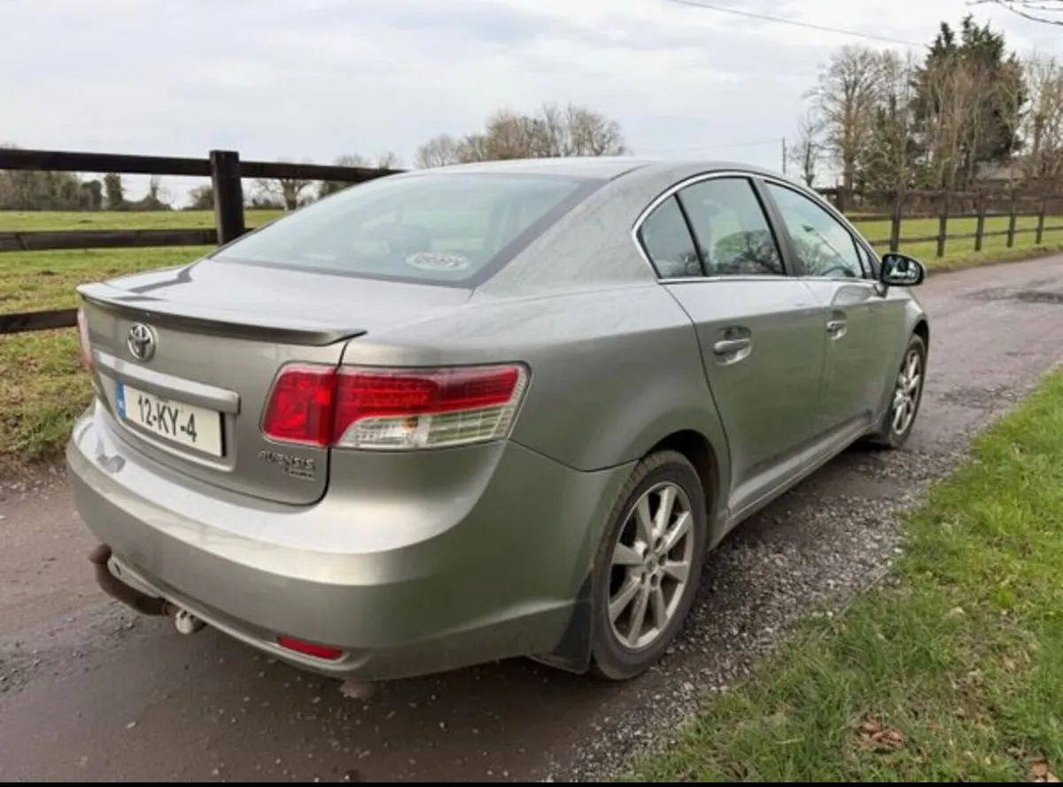 Toyota Avensis 2012 D4D - Image 2