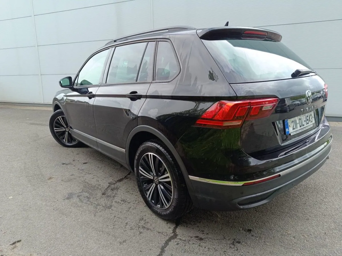 Volkswagen Tiguan 2.0 TDI 122HP Life Nizza Alloys - Image 3
