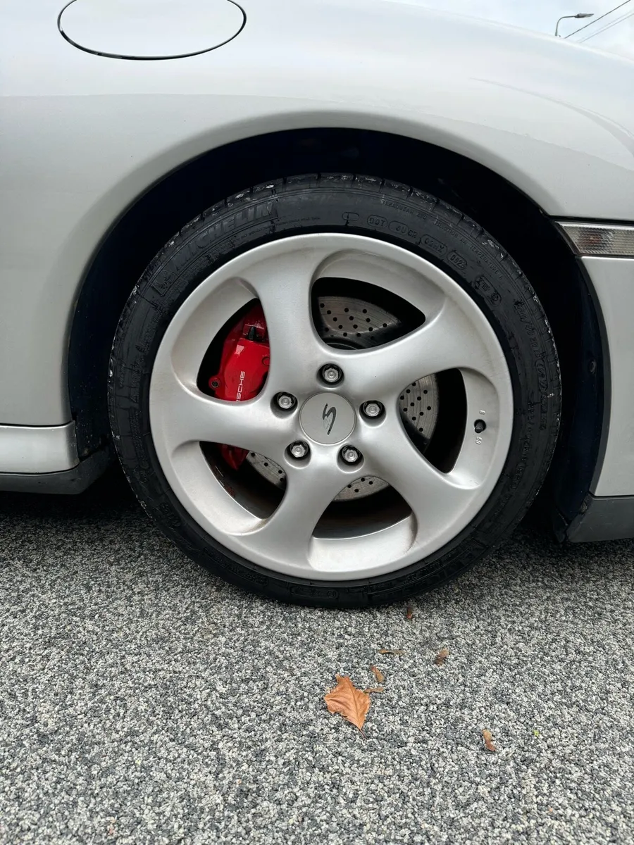 Porsche 911 ( 996 )C4S - Image 4