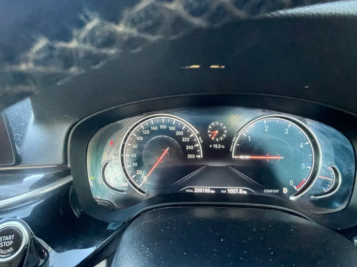 BMW520 - Image 1